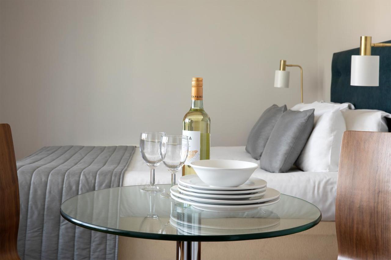 Hq Aparthotel Farnborough Фарнборо Экстерьер фото